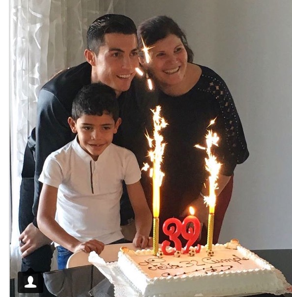 Ronaldo fête son anniversaire en famille
