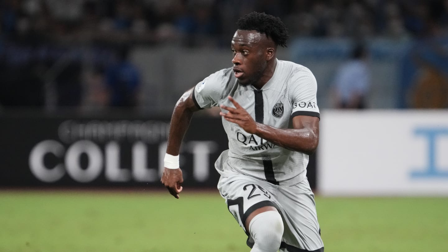 Arnaud Kalimuendo, Paris Saint-Germain