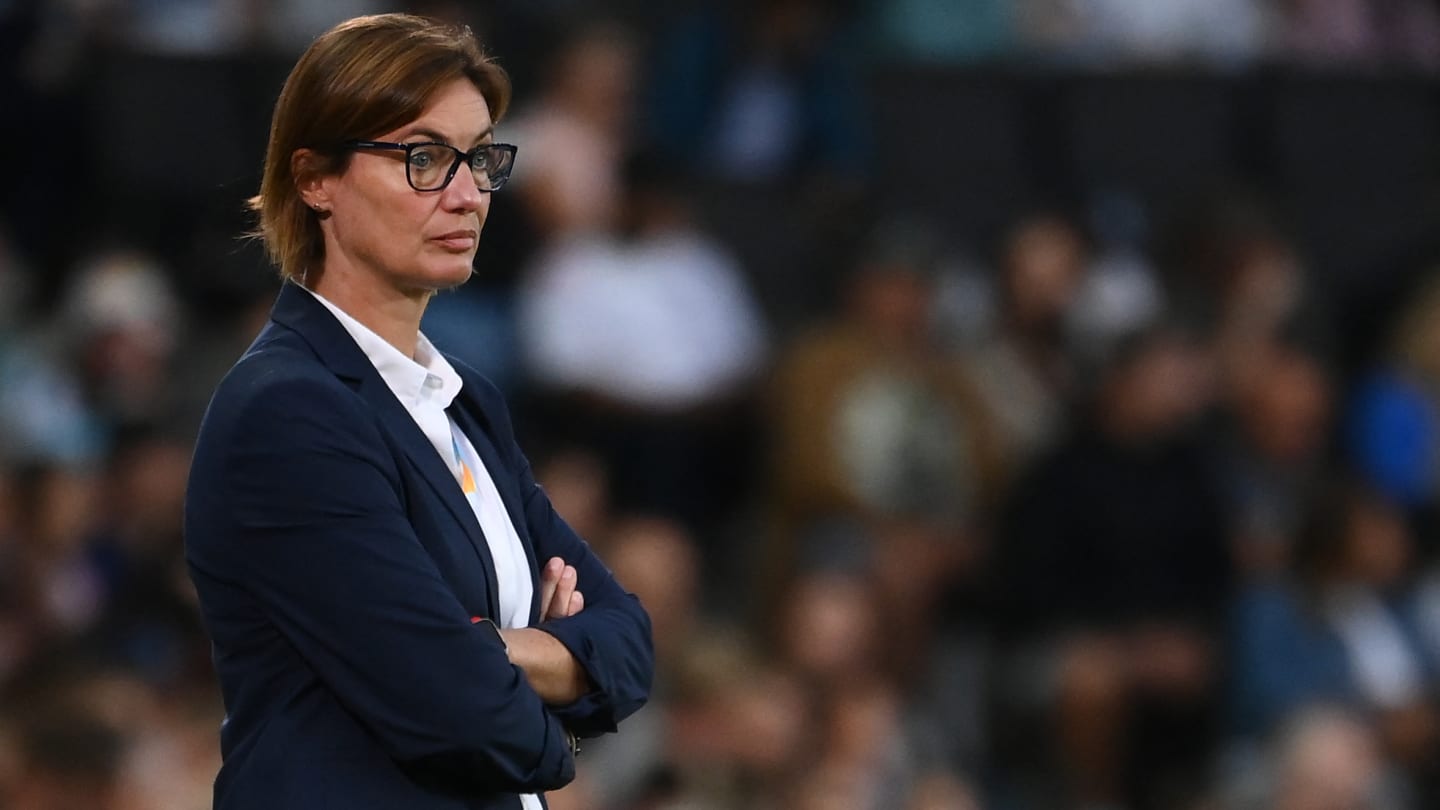 Corinne Diacre s'exprime après la défaite des Bleues