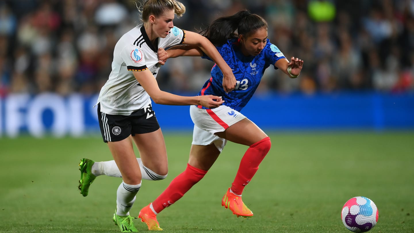 Selma Bacha, Equipe de France Feminine