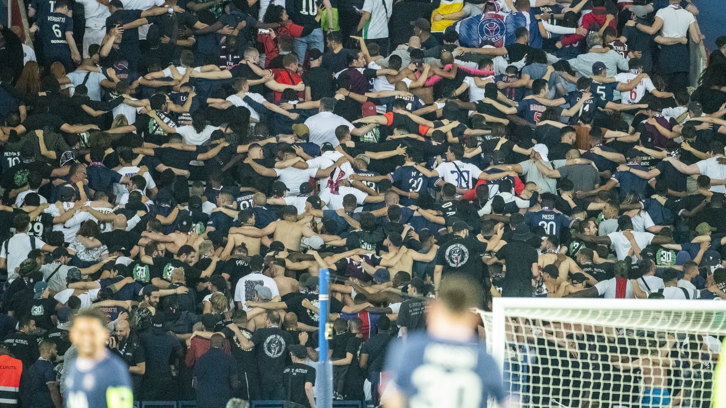 L'UEFA confirme le retour au tribunes debout 