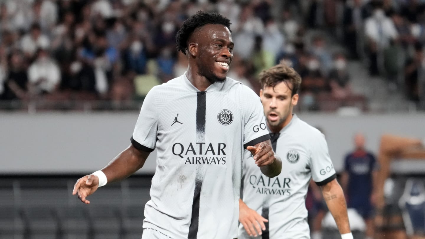 Arnaud Kalimuendo, Paris Saint-Germain