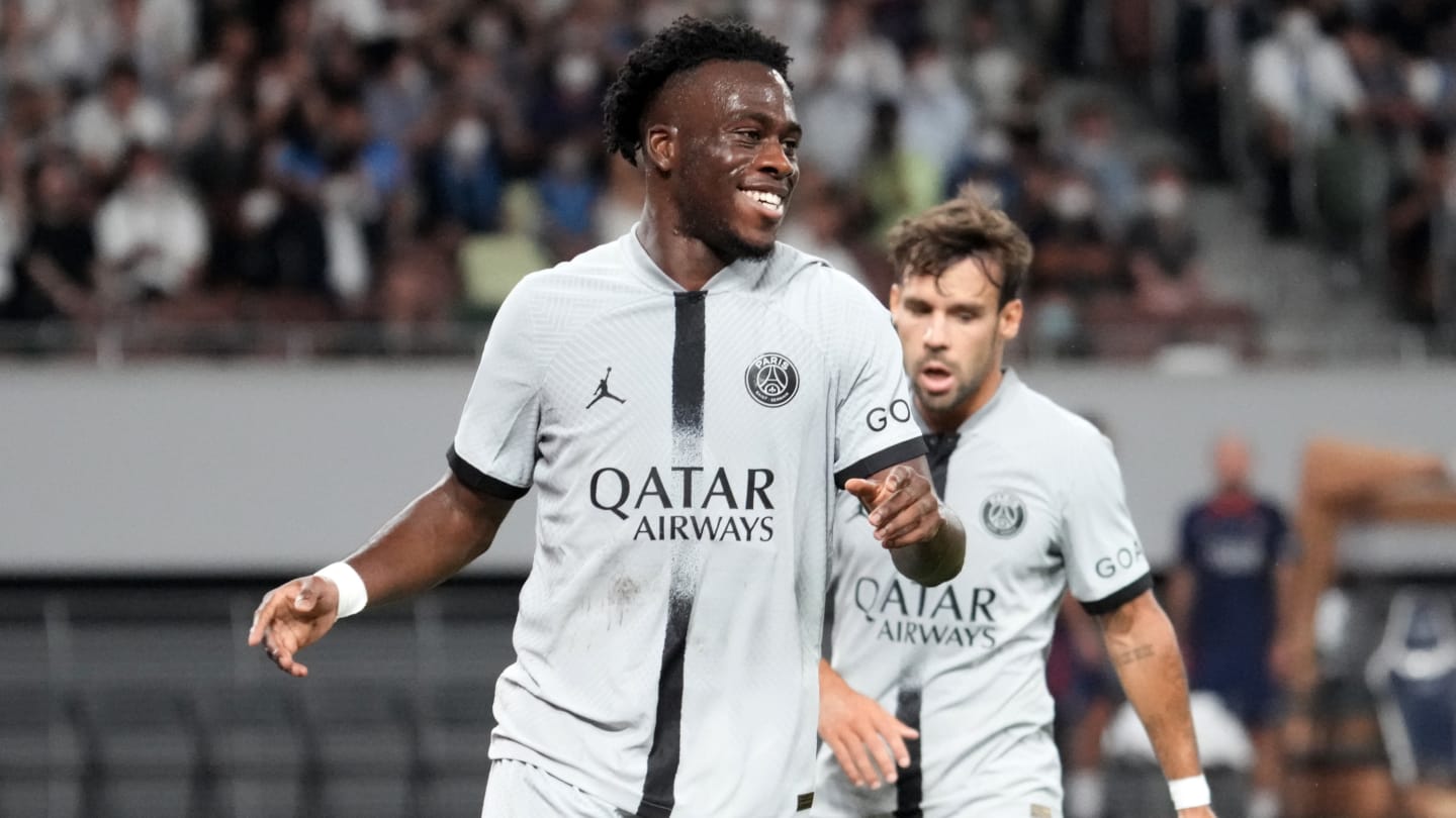 Arnaud Kalimuendo vers le Stade Rennais
