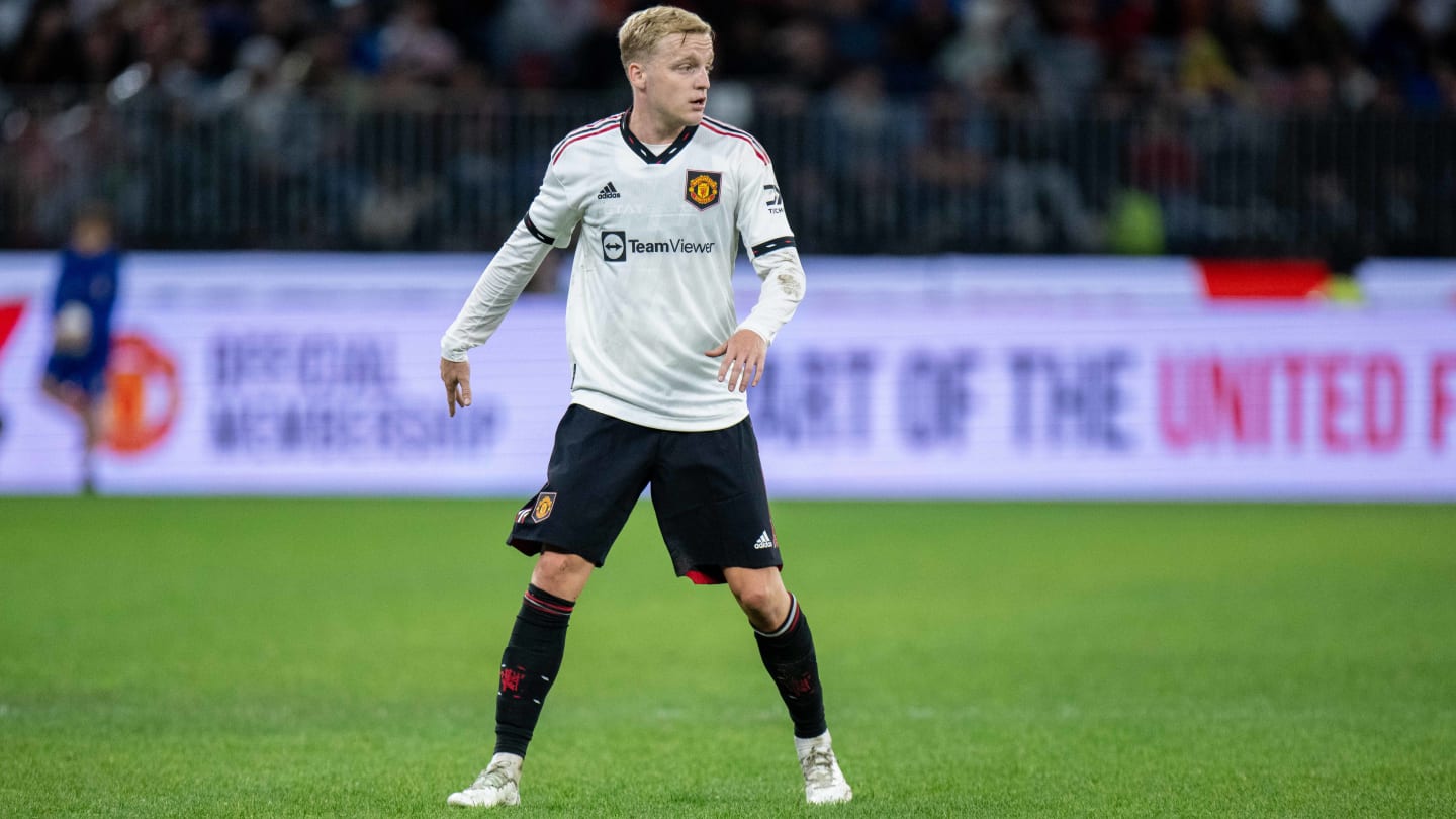 Donny van de Beek, Manchester United