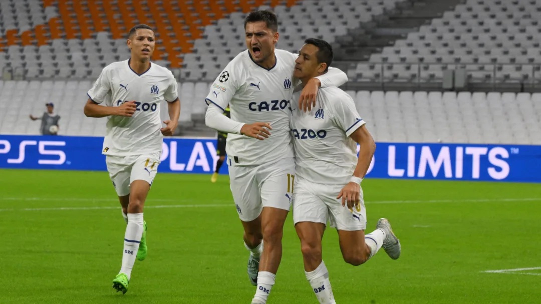 image0-110-jpeg Juninho encense Alexis Sanchez