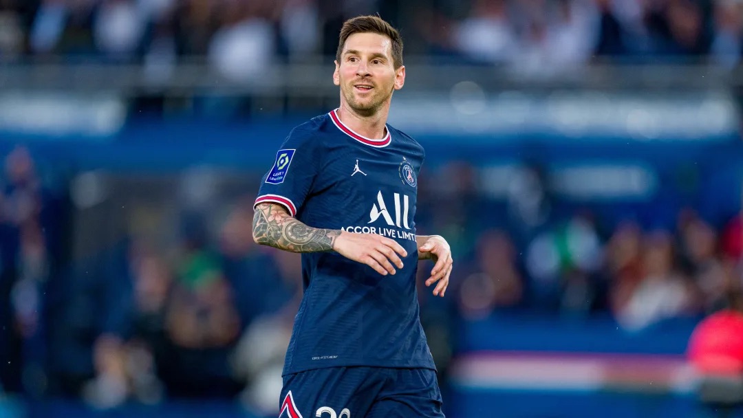 Quand Messi prend une photo avec Jon Snow de Game of Thrones