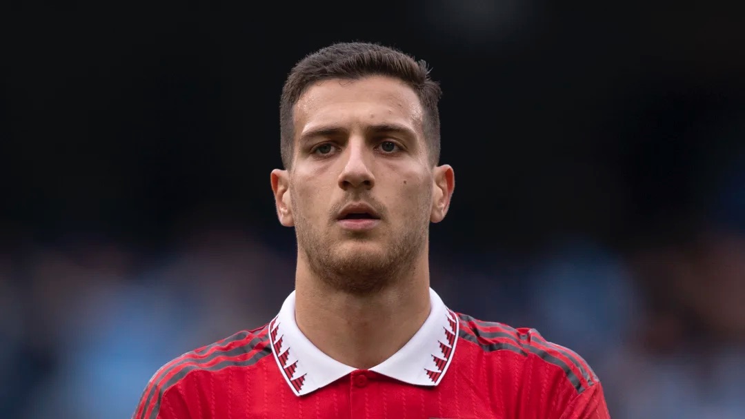 Manchester United : Diogo Dalot dans le viseur du FC Barcelone