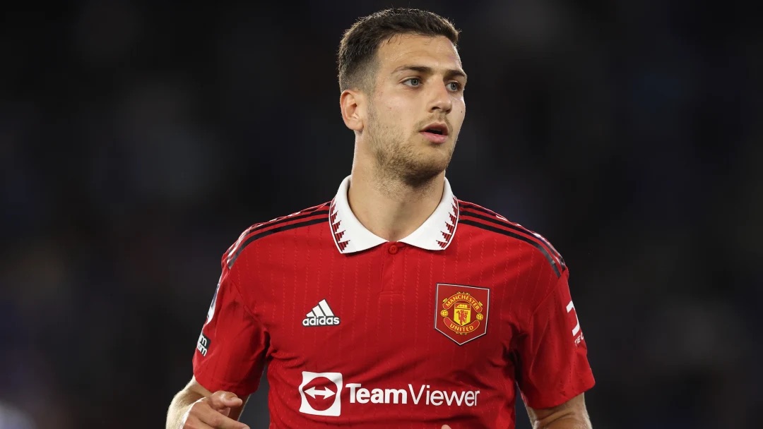 FC Barcelone : Diogo Dalot dans le viseur du club