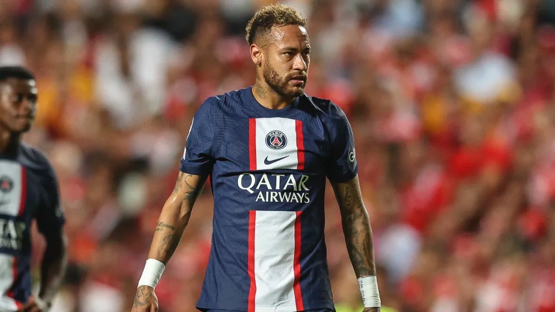 L'énorme tacle de Marco van Basten à Neymar