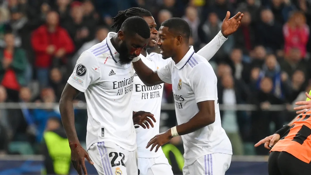 Comment l'élimination du FC Barcelone en Ligue des champions pourrait profiter au Real Madrid