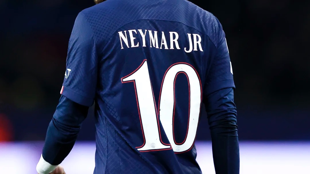 Les premières images du prochain maillot du PSG ont fuité