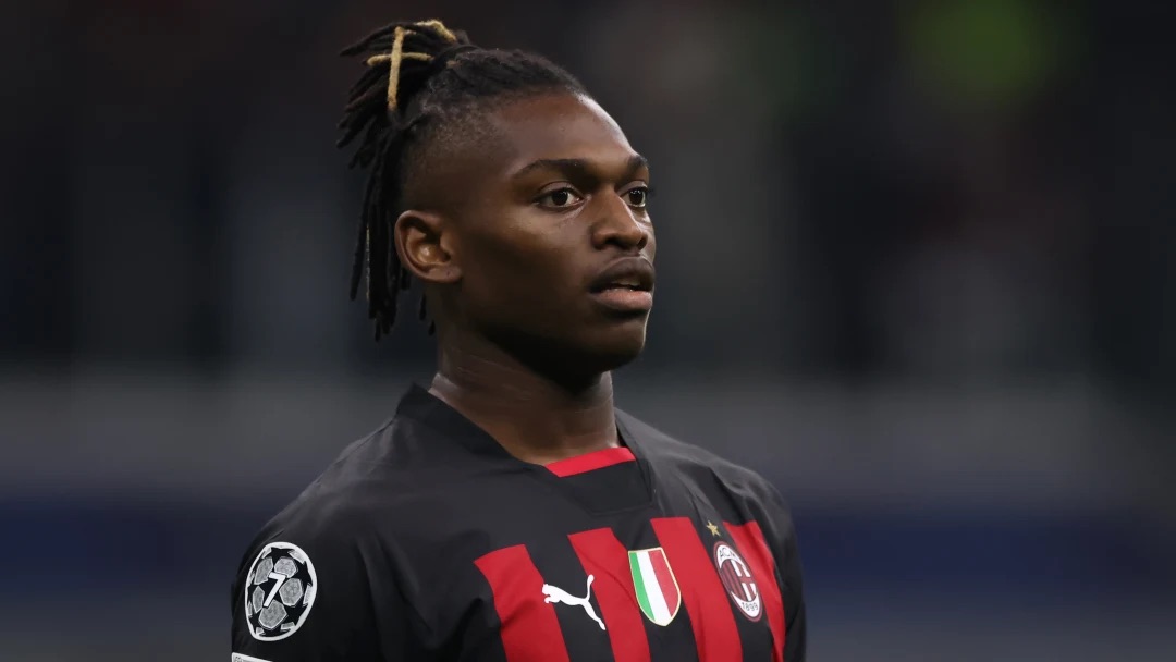 La star de l'AC Milan Rafael Leao dans le viseur de Manchester United