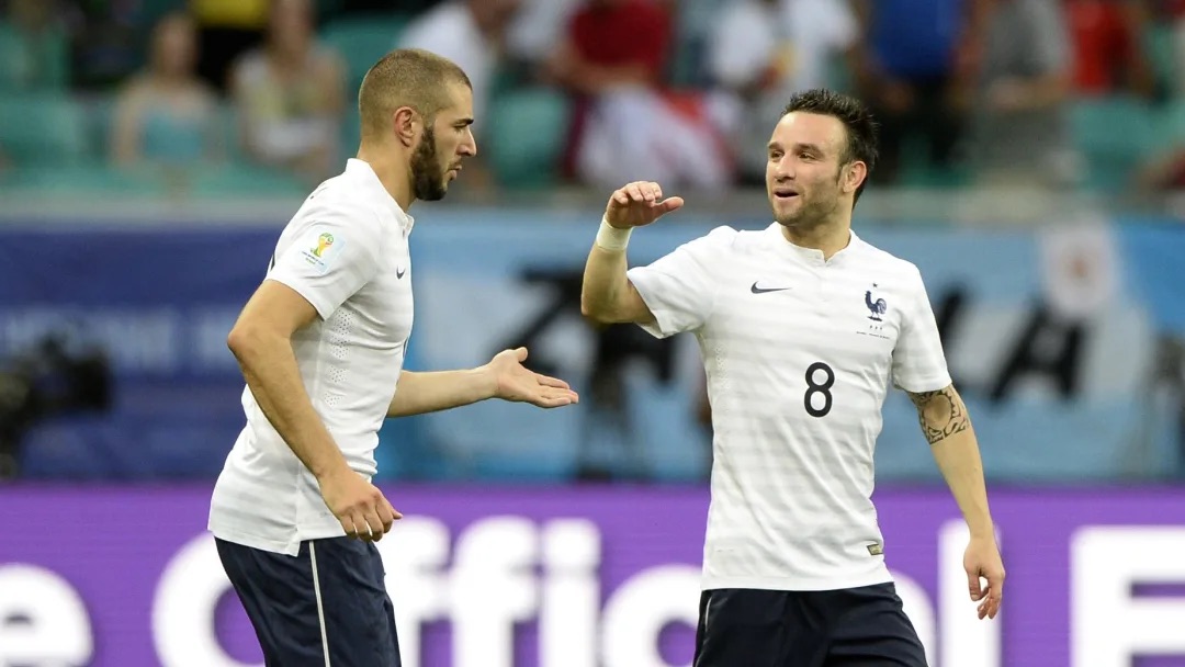image0-520-jpeg La belle réaction de Mathieu Valbuena au Ballon d'Or de Karim Benzema