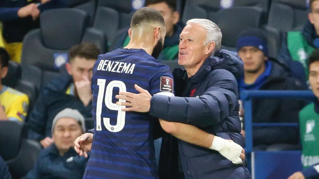 Didier Deschamps rend hommage à Karim Benzema après son Ballon d'Or