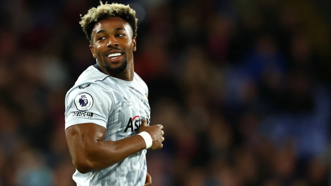 image0-724-jpeg VIDÉO : Adama Traoré fait une course avec des supporters après un match de Wolverhampton