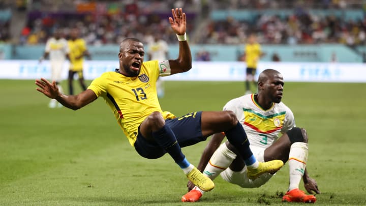 VIDEO : La simulation grotesque d'Enner Valencia rend Twitter hilare