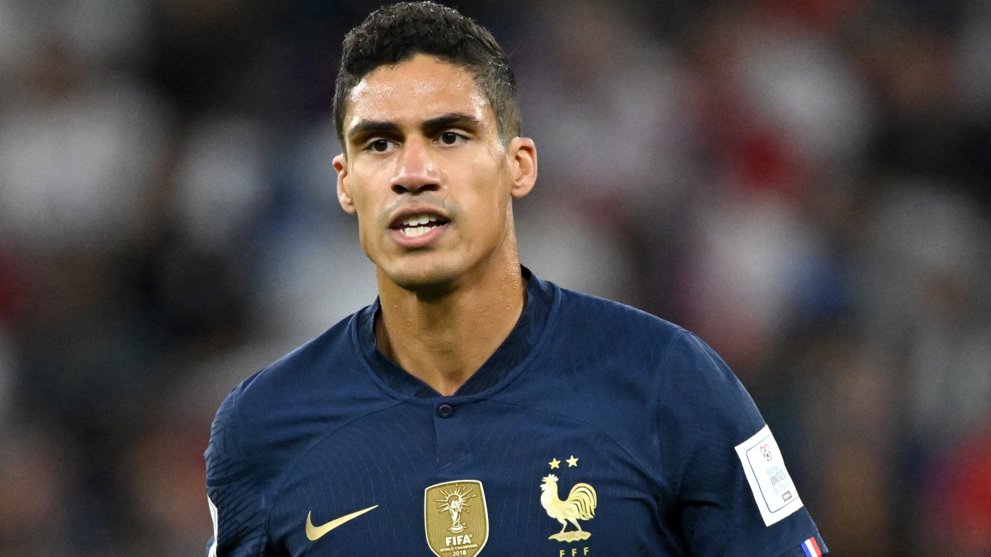 Equipe de France : L'énorme gueulante de Varane à la mi-temps de France - Pologne
