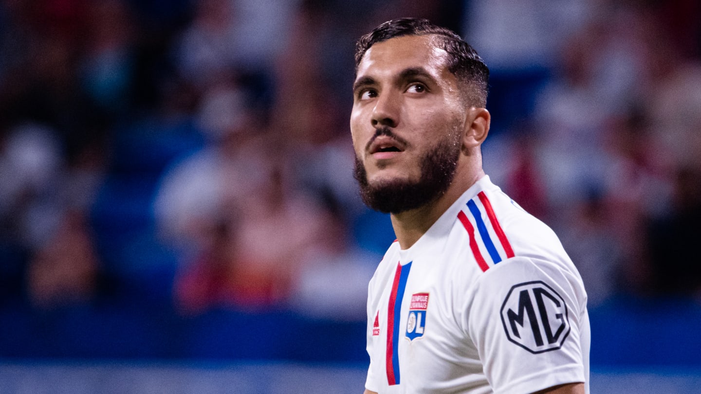 VIDEO : La panenka complètement ratée de Rayan Cherki contre Arsenal