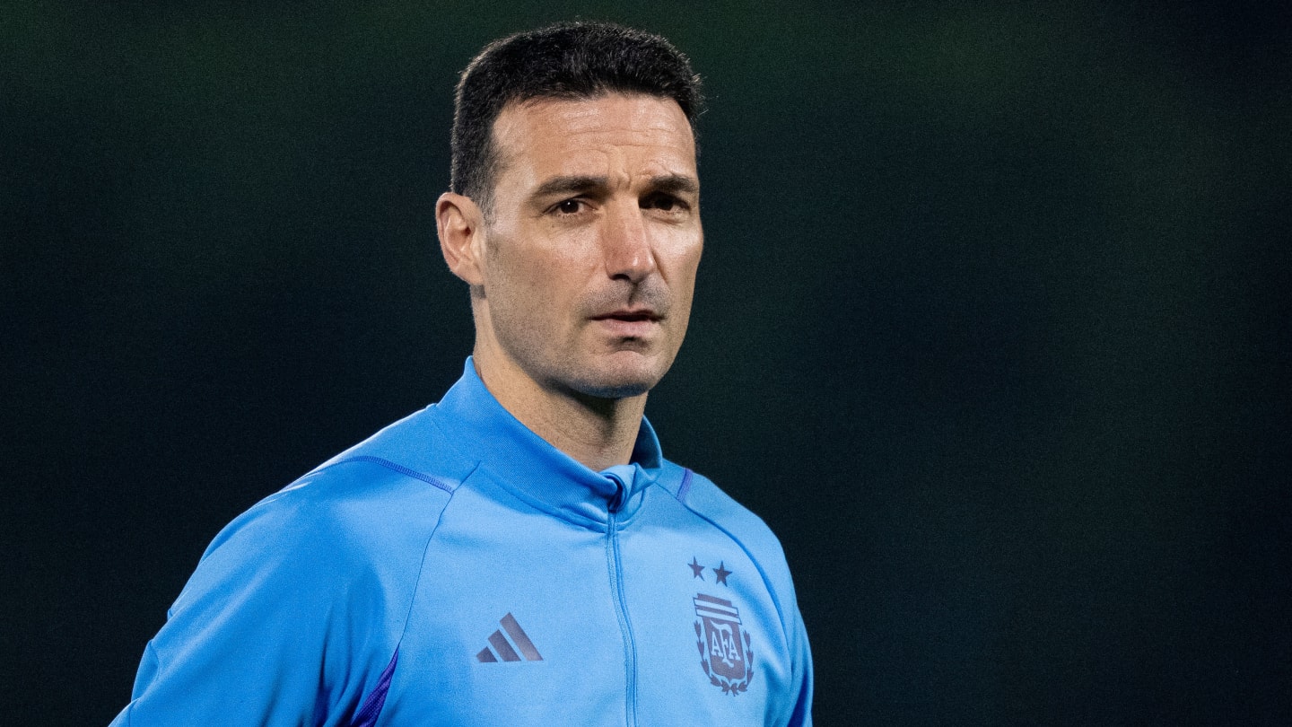 VIDÉO : Lionel Scaloni fond en larmes devant les médias argentins