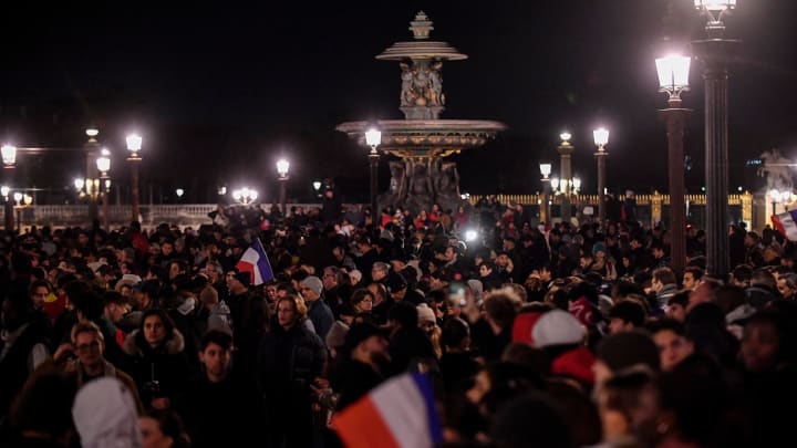 VIDÉO: L'incroyable accueil à la Place de la Concorde pour les Bleus