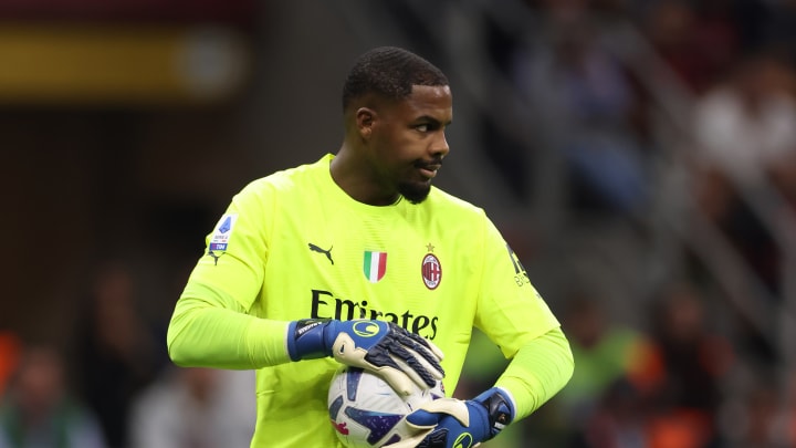 L'AC Milan s'inquiète de l'état de santé de Mike Maignan