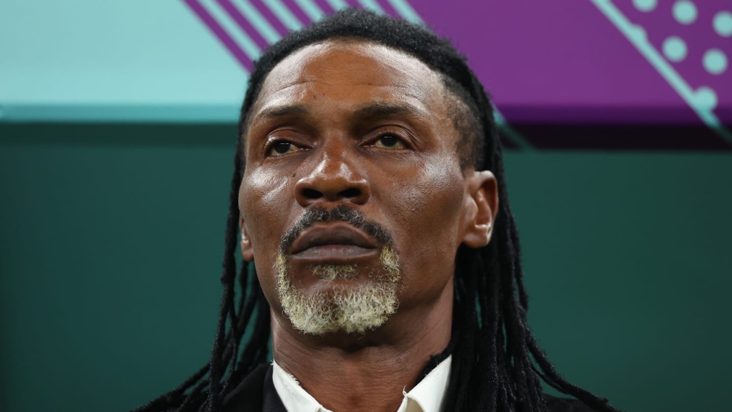 Un cadre du Cameroun prend sa retraite internationale