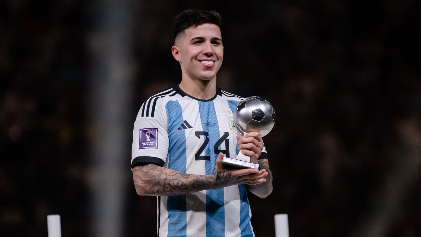 Les deux offres dingues qu'a reçu Benfica pour sa pépite Enzo Fernandez