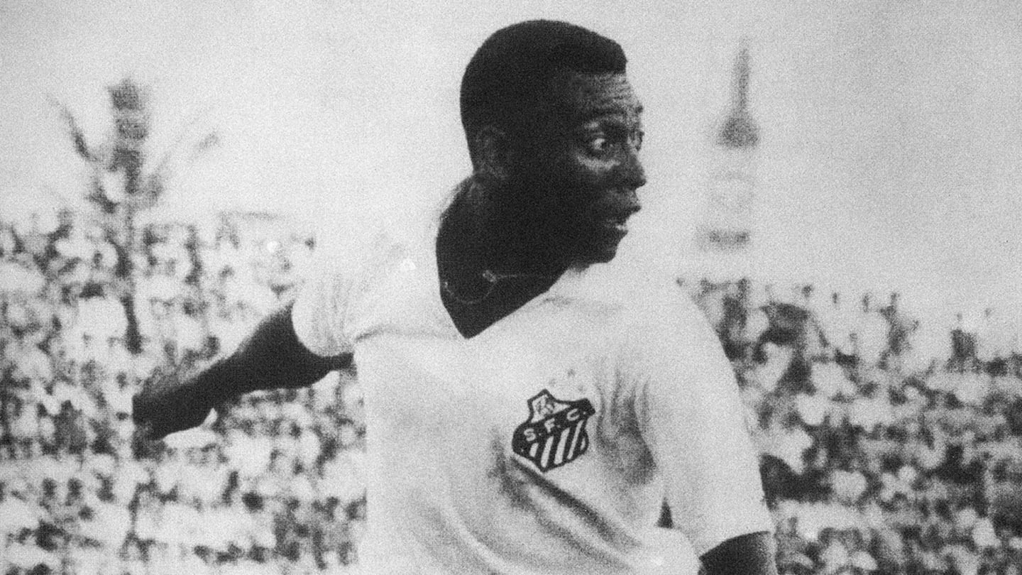 Dans combien de clubs Pelé a-t-il joué ?