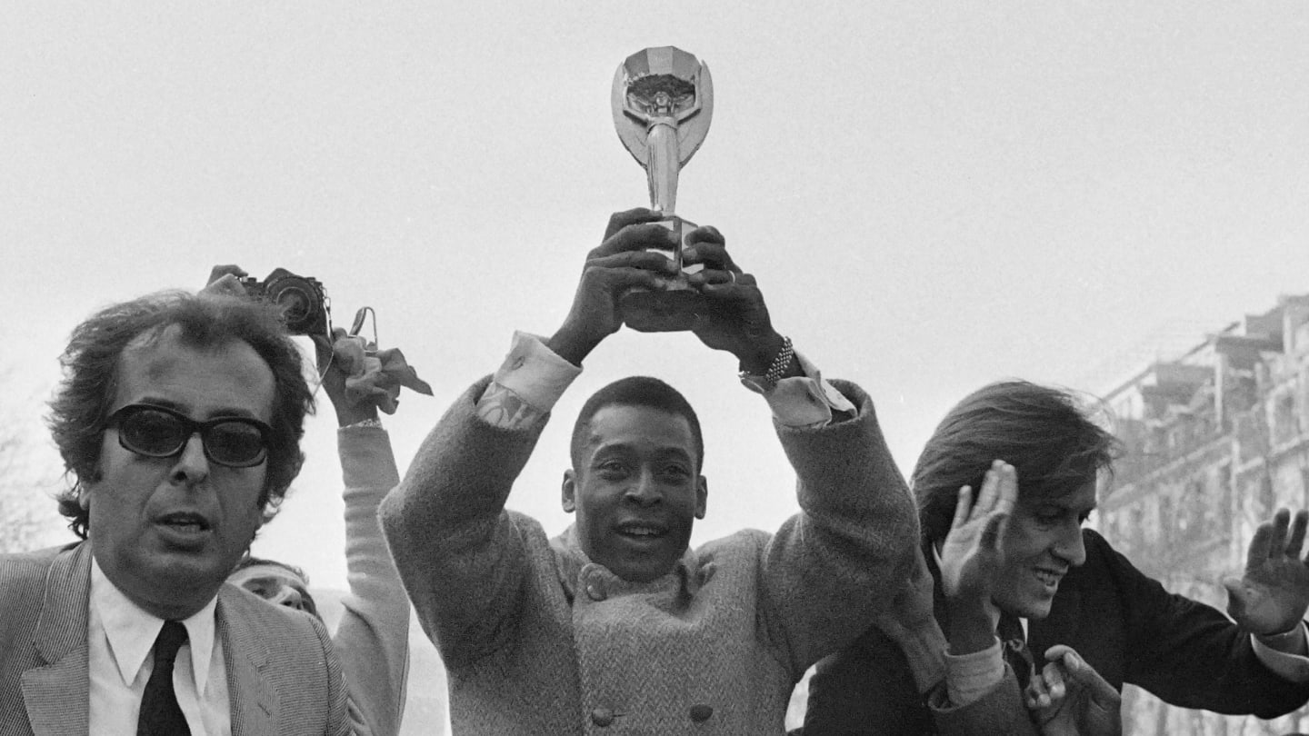 À quel âge Pelé a-t-il remporté la Coupe du monde ?