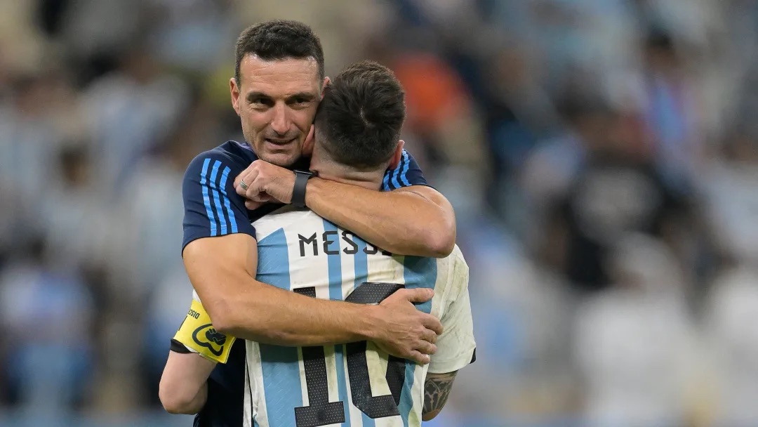 L'hommage immense de Scaloni à Messi.