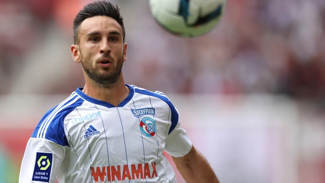 Le RC Strasbourg fixe le prix pour Adrien Thomasson, pisté par le RC Lens