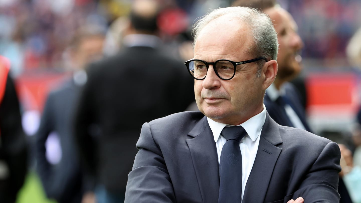 PSG : Luis Campos donne sa version du fiasco Hakim Ziyech