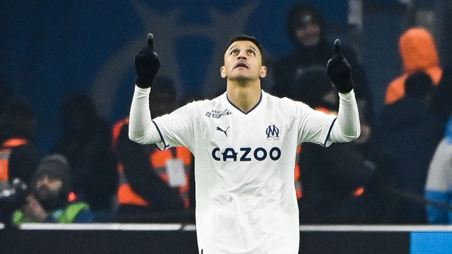 VIDEO : L'ouverture du score de Alexis Sanchez en faveur de l'OM contre le PSG dans un Vélodrome en feu