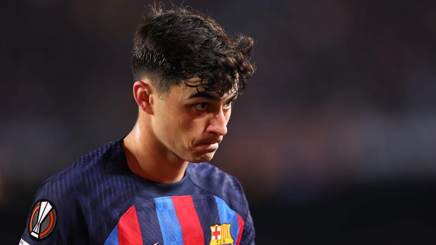 FC Barcelone : Les images de la sortie sur blessure de Pedri face à Manchester United