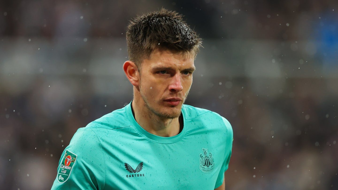 VIDEO : La sortie ahurissante de Nick Pope, expulsé lors de Newcastle United - Liverpool