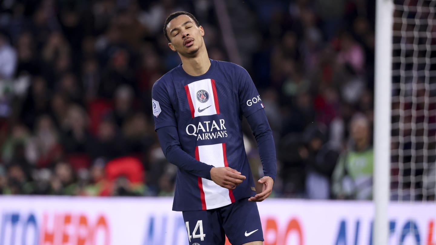 PSG : La nouvelle prestation manquée d'Hugo Ekitike moquée sur Twitter