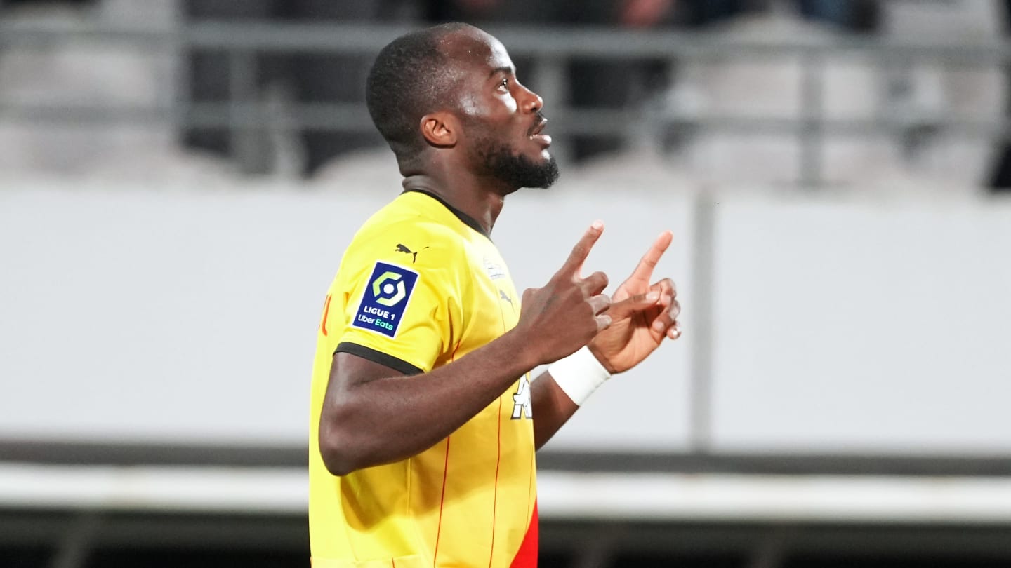 VIDEO : Le superbe hommage du stade Bollaert à Ignatius Ganago après le tragique décès de sa fille