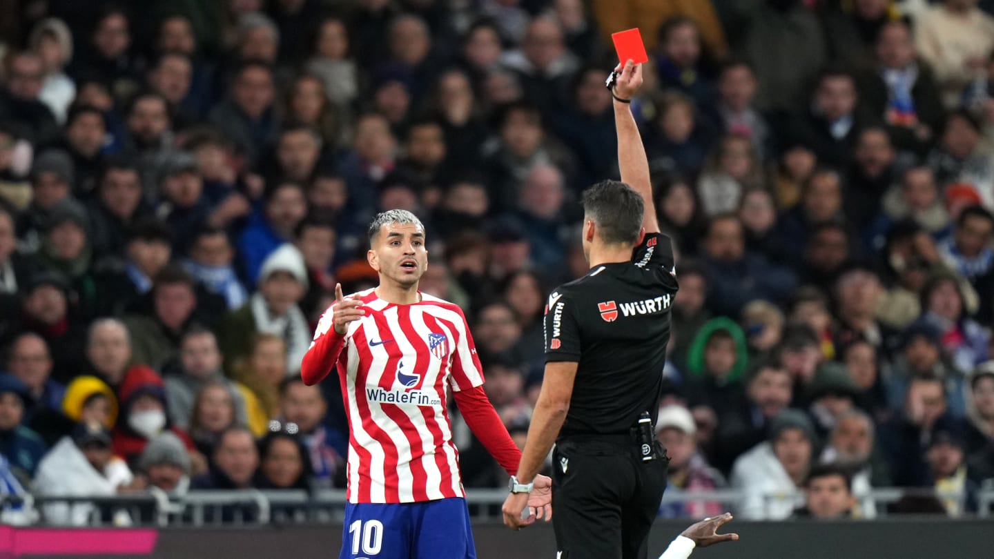 Twitter s'indigne du carton rouge de Correa contre le Real Madrid