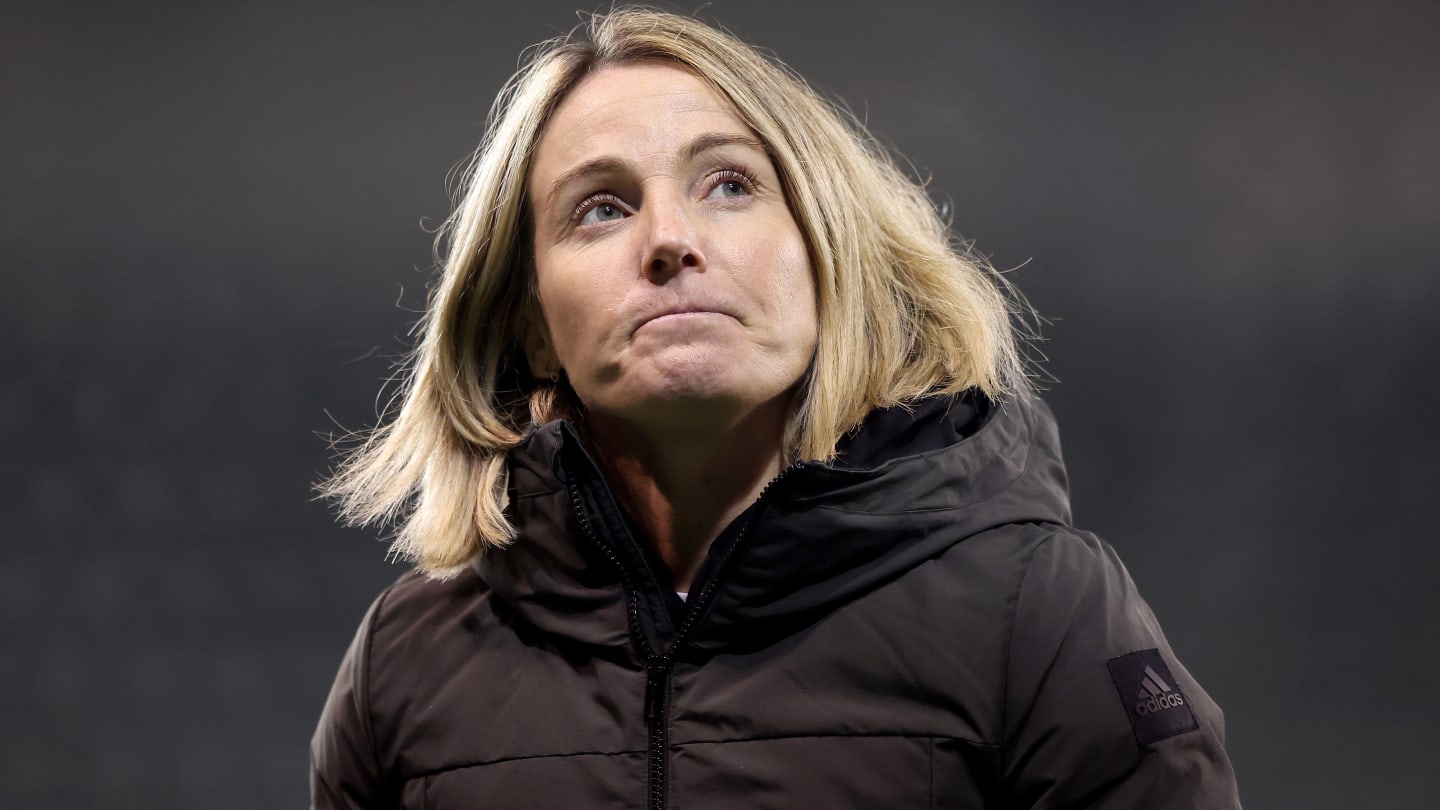 L'entraîneuse de l'OL vole au score de Wendie Renard et tacle la FFF