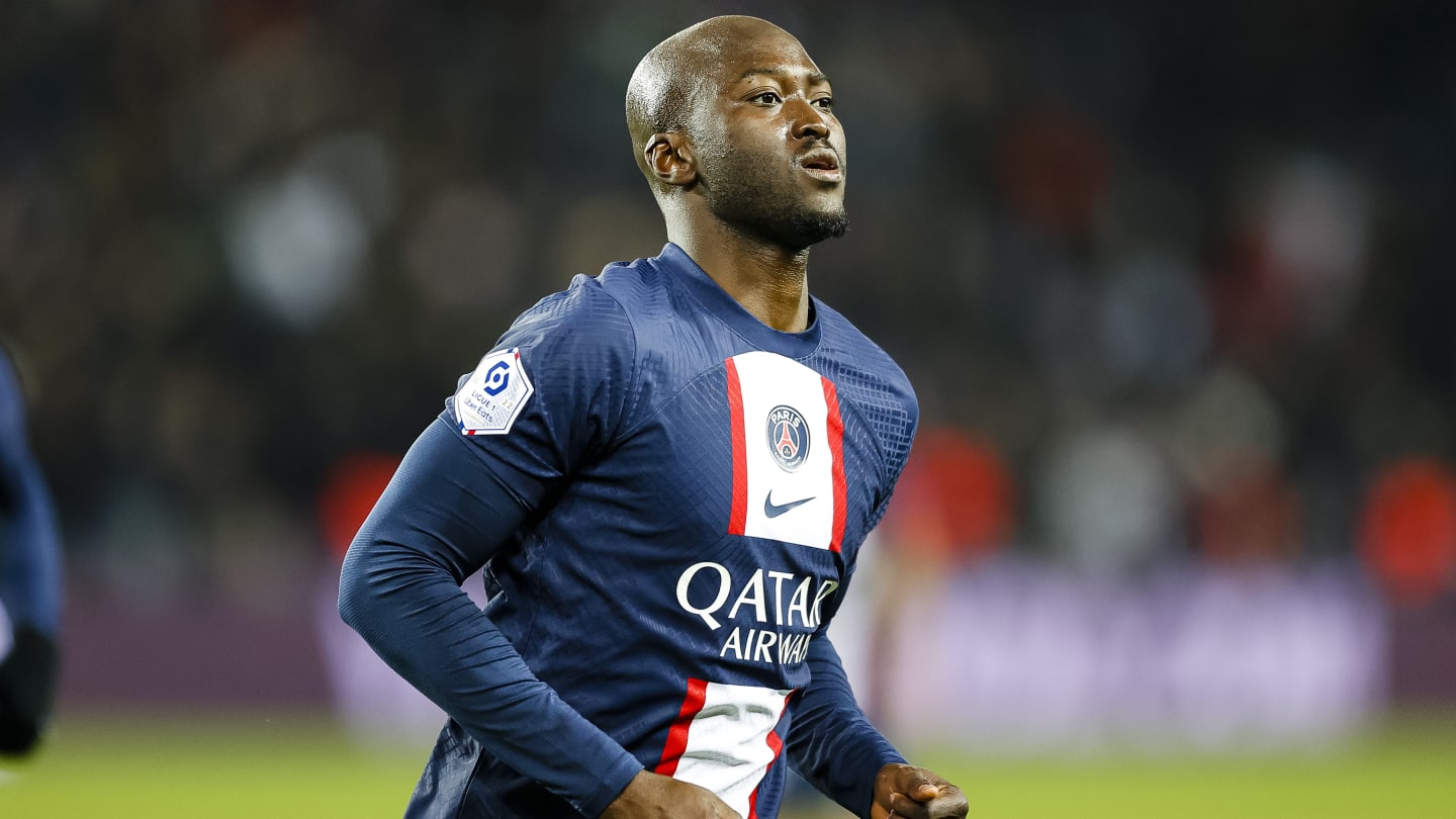 La réaction dépitée de Danilo Pereira après l'élimination en Ligue des champions face au Bayern Munich