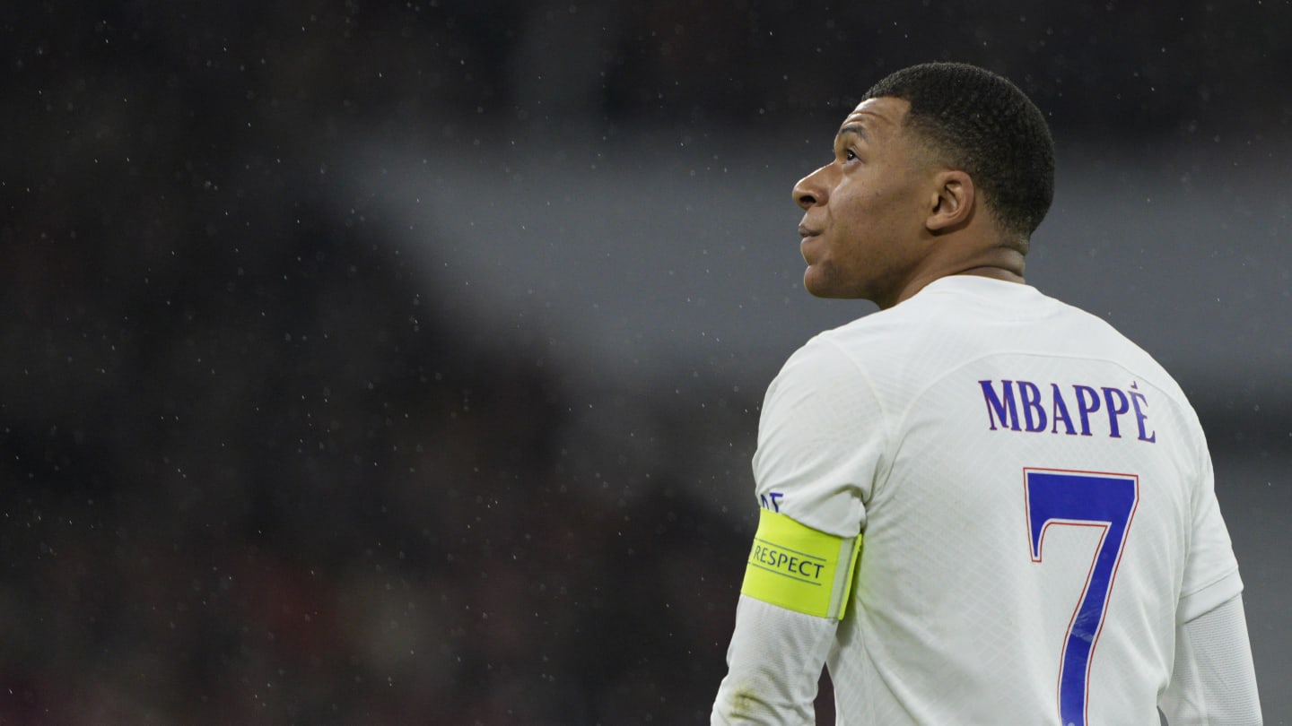Kylian Mbappé reste flou sur son avenir au PSG et tacle sévèrement l'effectif du club parisien