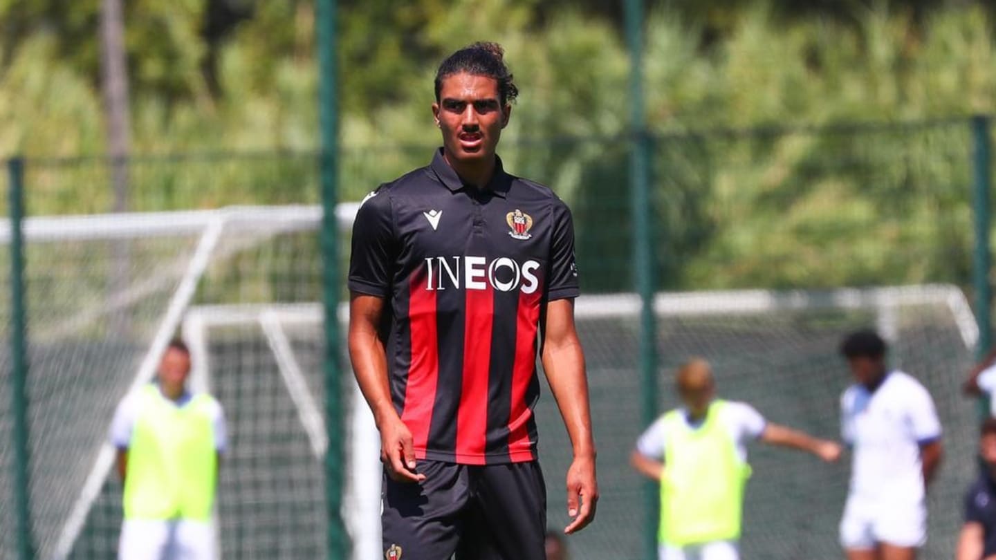 VIDÉO : La frappe sublime d'Ayoub Amraoui qui offre l'avantage à l'OGC Nice