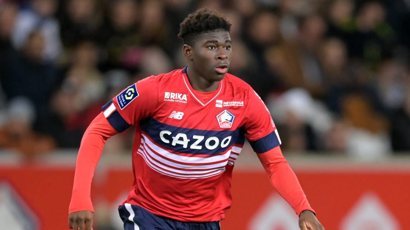 Plusieurs clubs de Premier League s'intéressent à Carlos Baleba