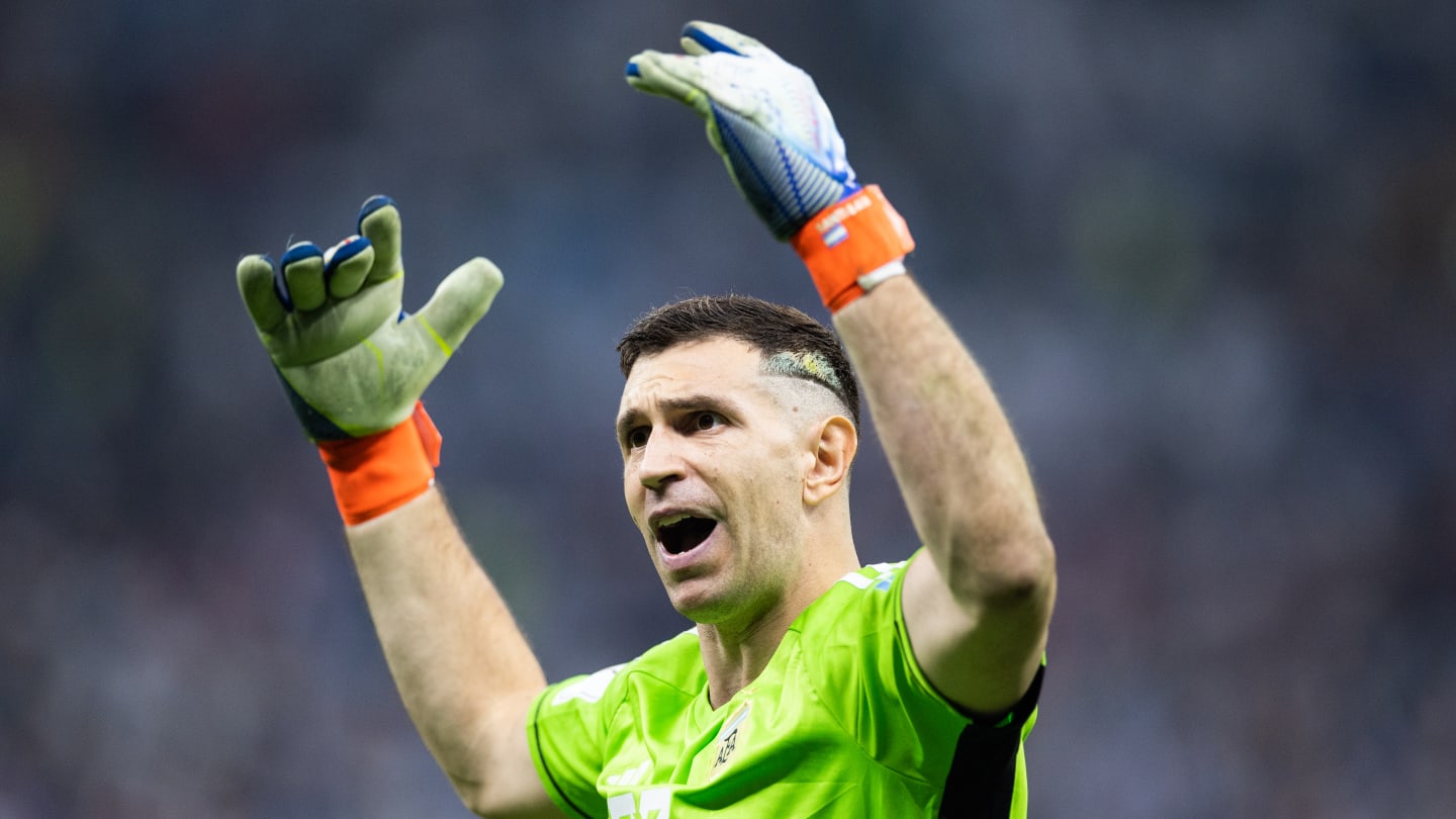Pourquoi Emiliano Martinez a vendu ses gants de la finale de la Coupe du monde 2022 ?