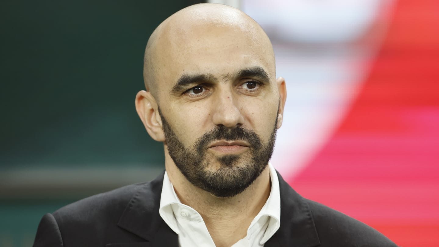 Walid Regragui vole au secours d'Achraf Hakimi