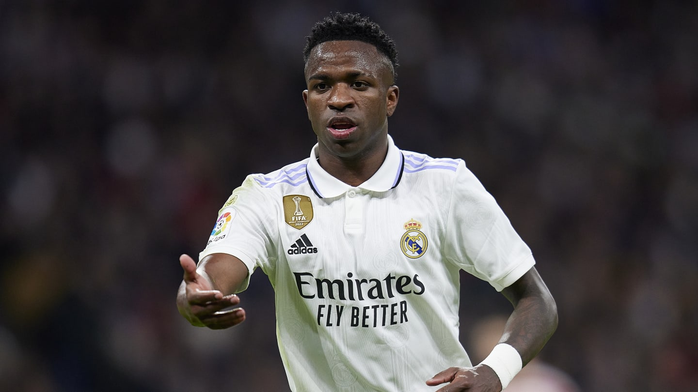 FC Barcelone - Real Madrid : Vinicius pousse Auraujo au CSC et ouvre le score pour les Merengues