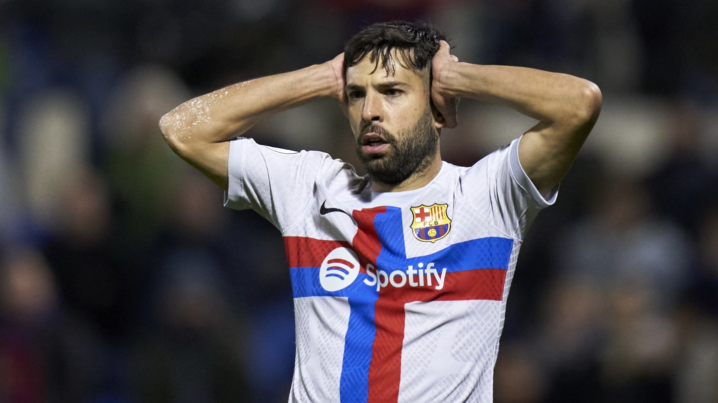 FC Barcelone : Jordi Alba choqué par Dani Alves