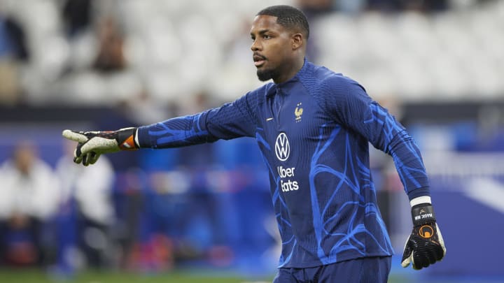 Equipe de France : Fabien Barthez prévient Mike Maignan