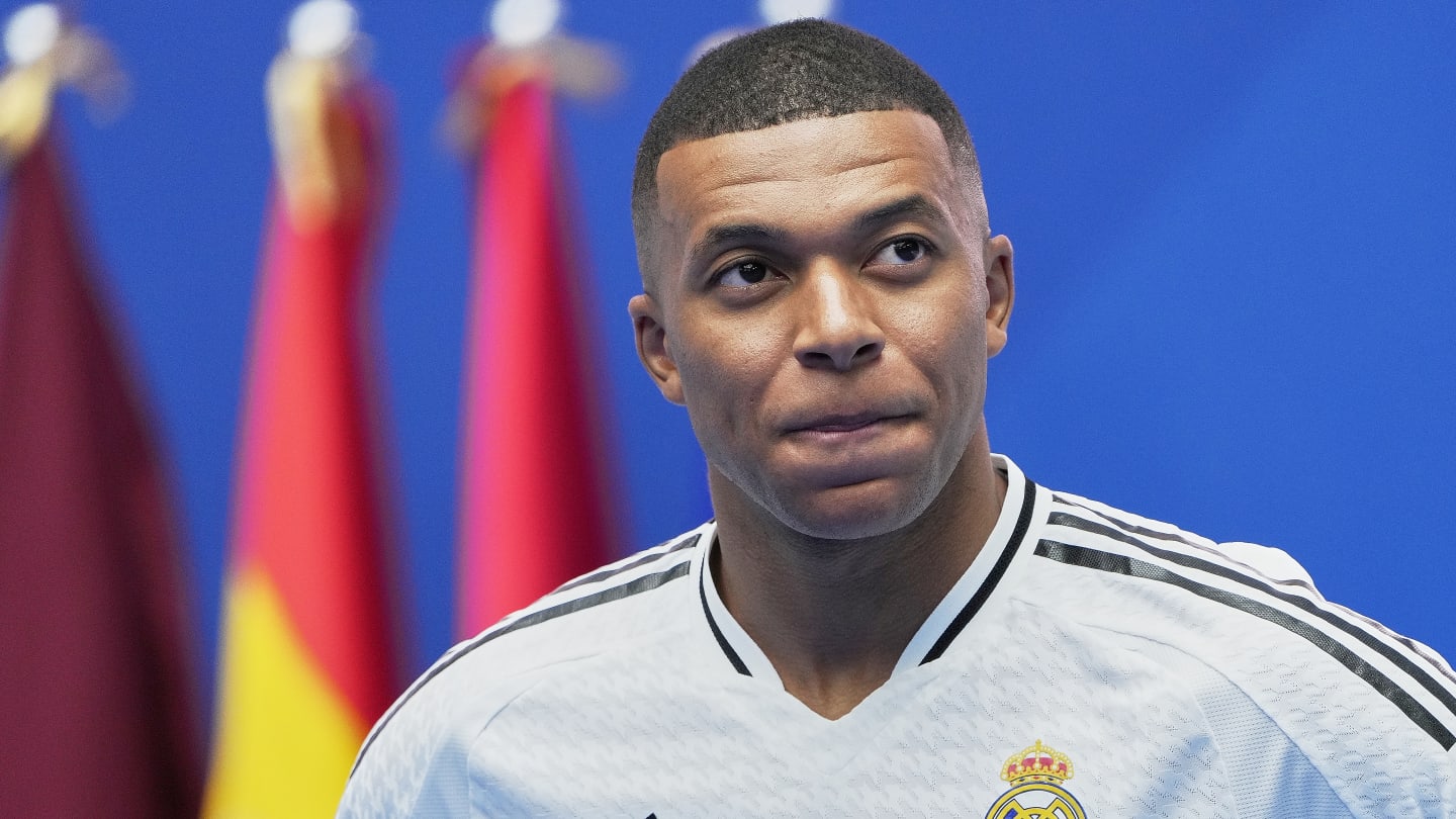 mbappé real madrid (officiel),mbappé real madrid maillot,mbappé real madrid 2024,mbappé real madrid presentation
