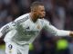 Joueur de football célébrant un but